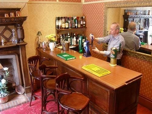 The Tudor Court Hotel Solihull Extérieur photo